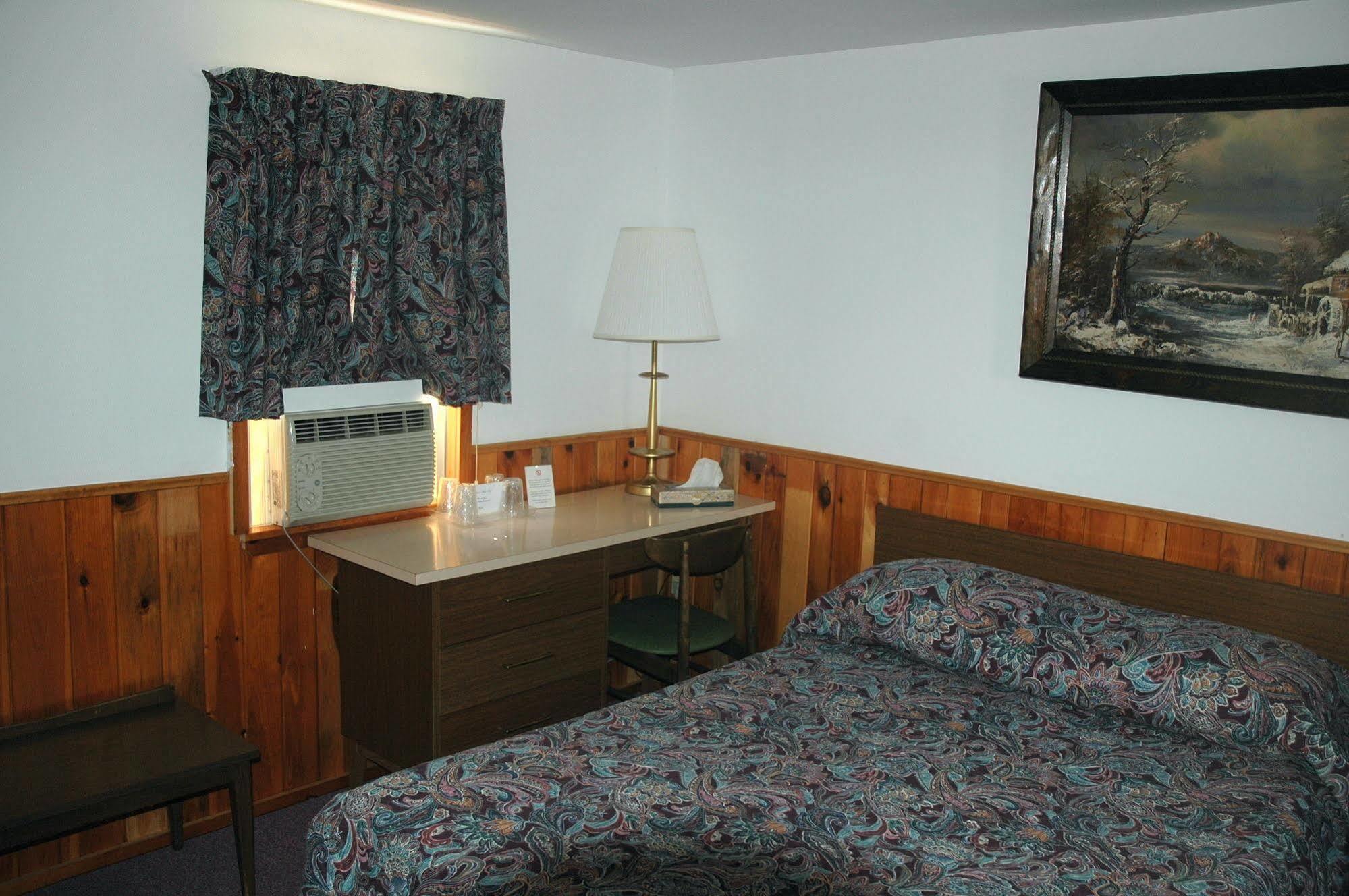 Luzerne Court Motel Lake Luzerne Exterior foto